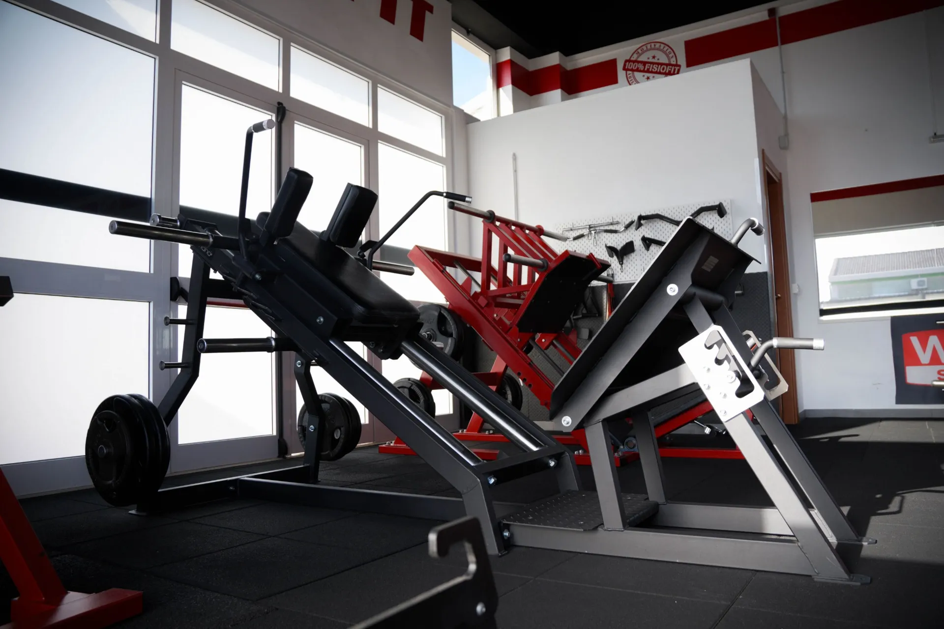 Leg press e macchine gambe FISIOFIT – zona allenamento lower body