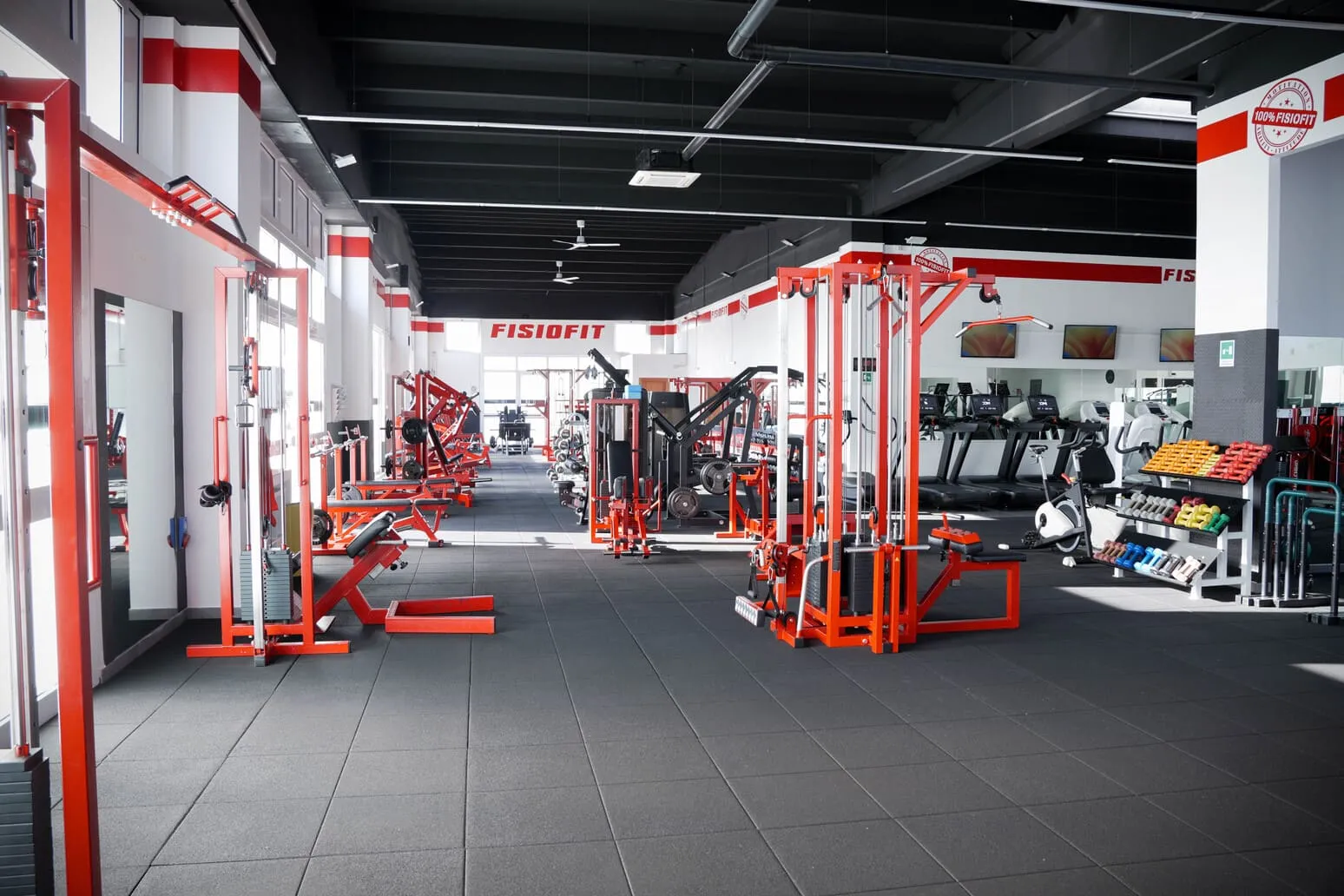 La sala pesi principale della palestra Fisiofit a San Giovanni Rotondo